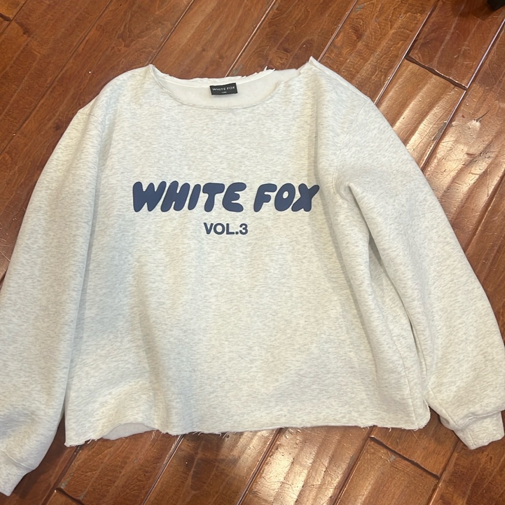 White fox sweatshirt